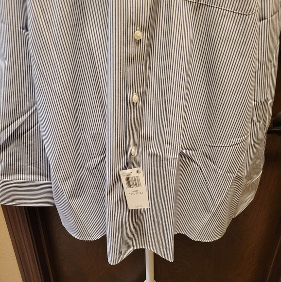Van Heusen Men's Blue Striped Shirt NWT - Picture 3 of 13
